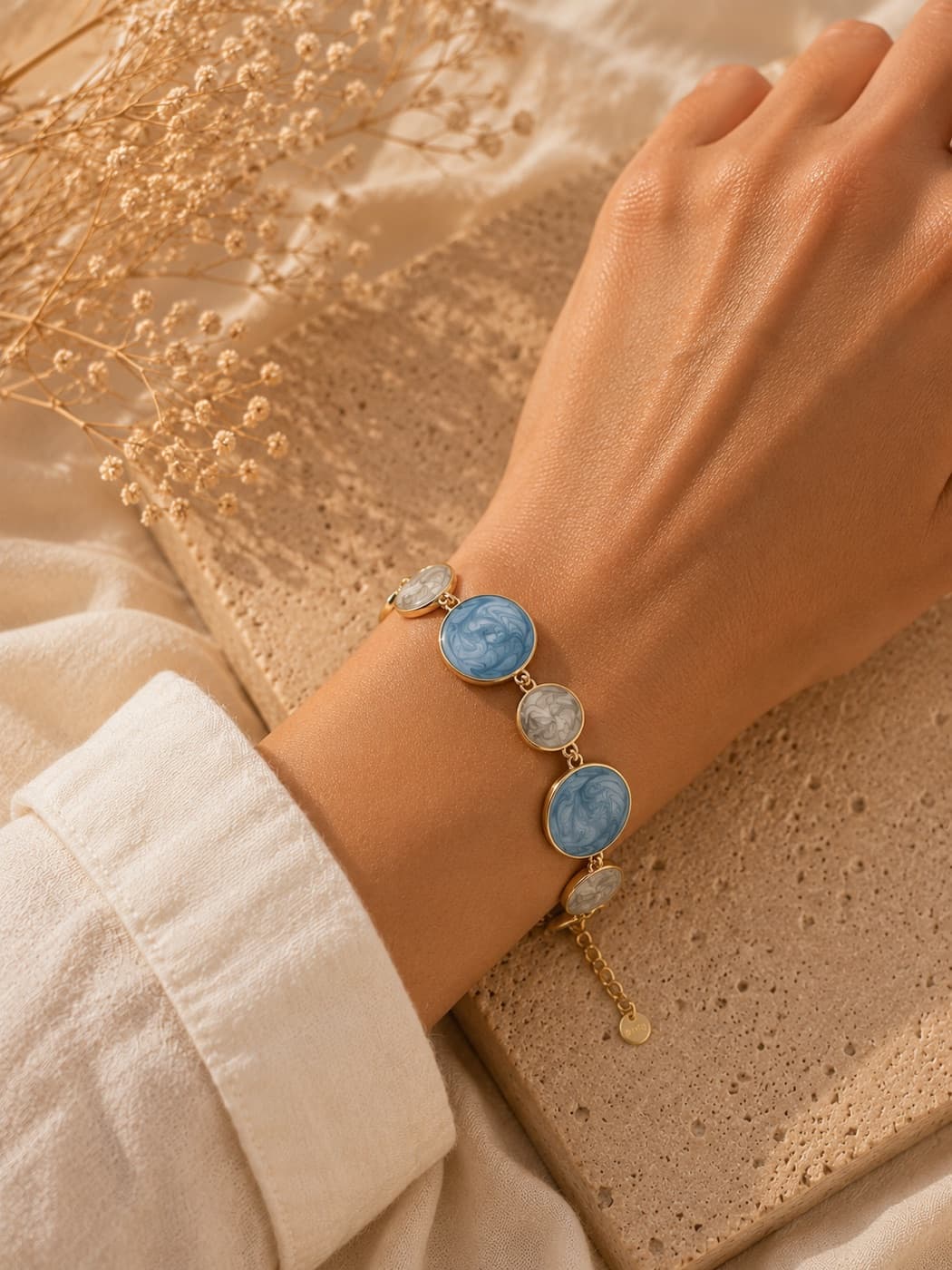 Pulsera Lúa, puesto