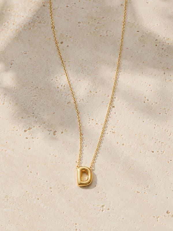 Collar Inicial (d)