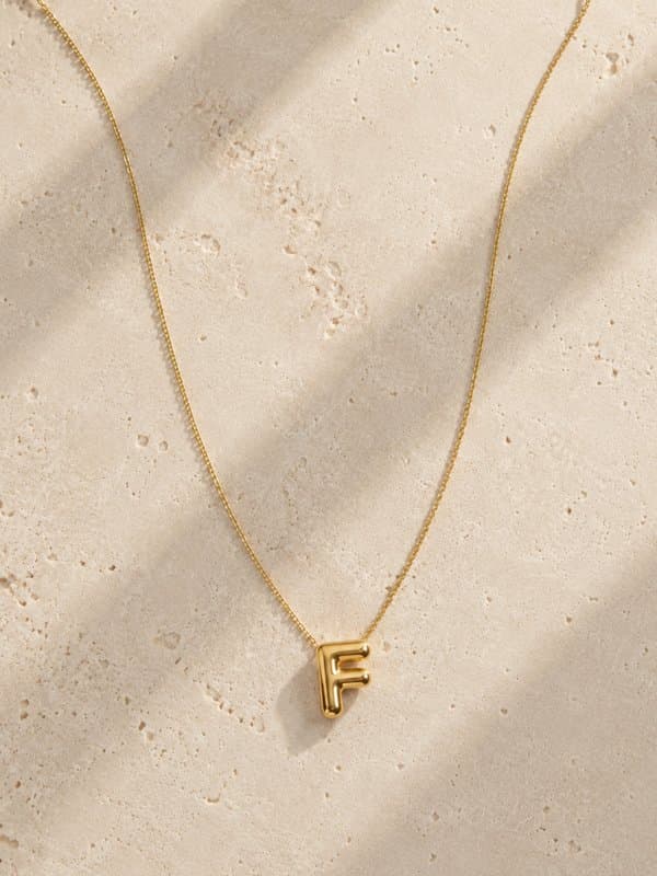 Collar Inicial (f)